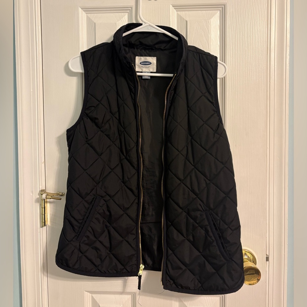 Old Navy Black Quilted Sleeveless Vest